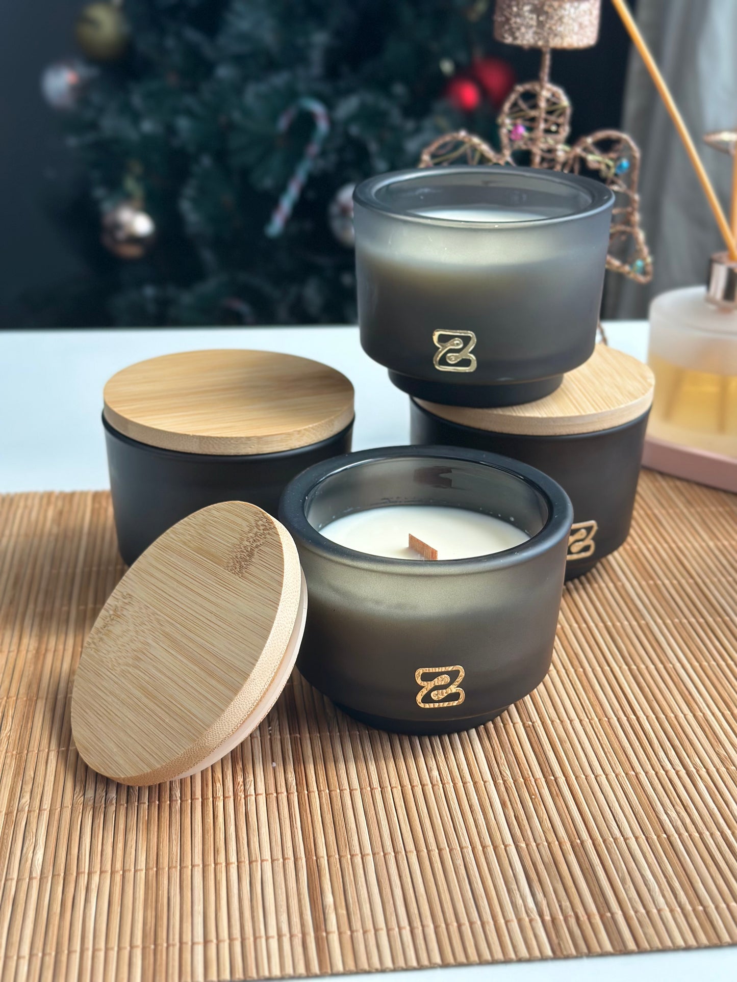 Luxury soy wax candle with wooden wick