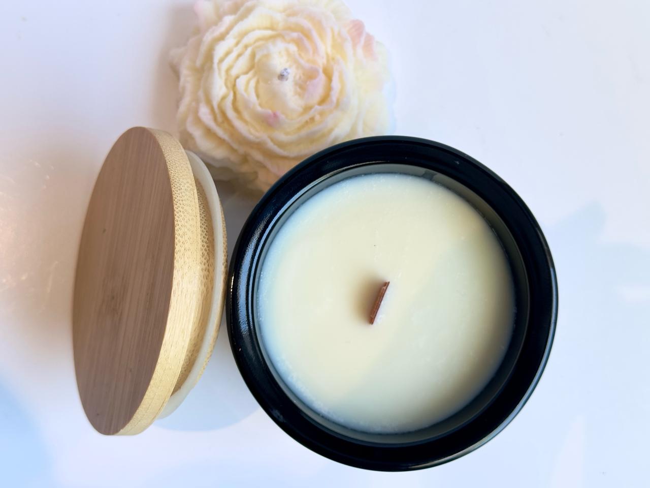 Luxury soy wax candle with wooden wick